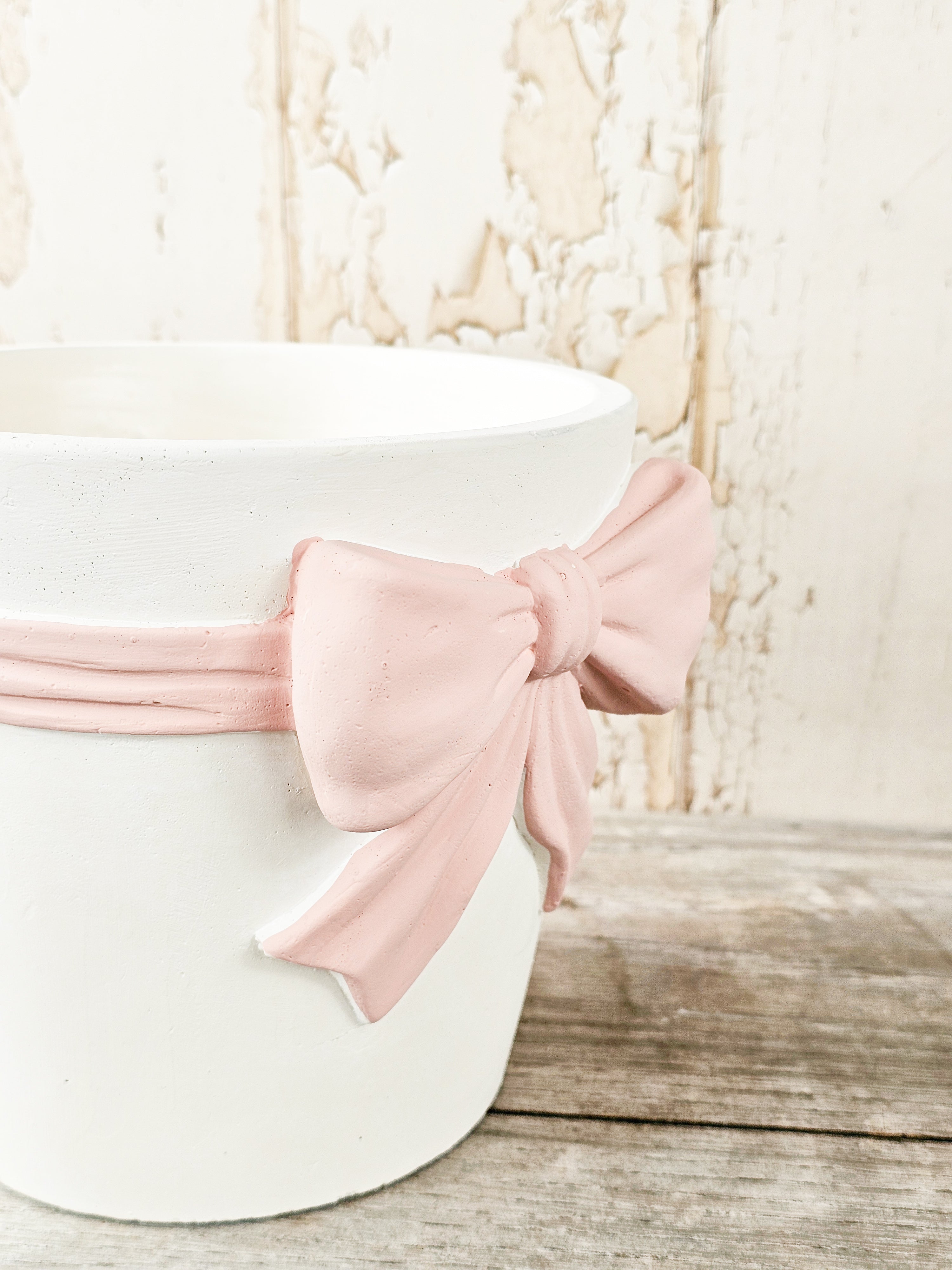 Pretty Bow Vase