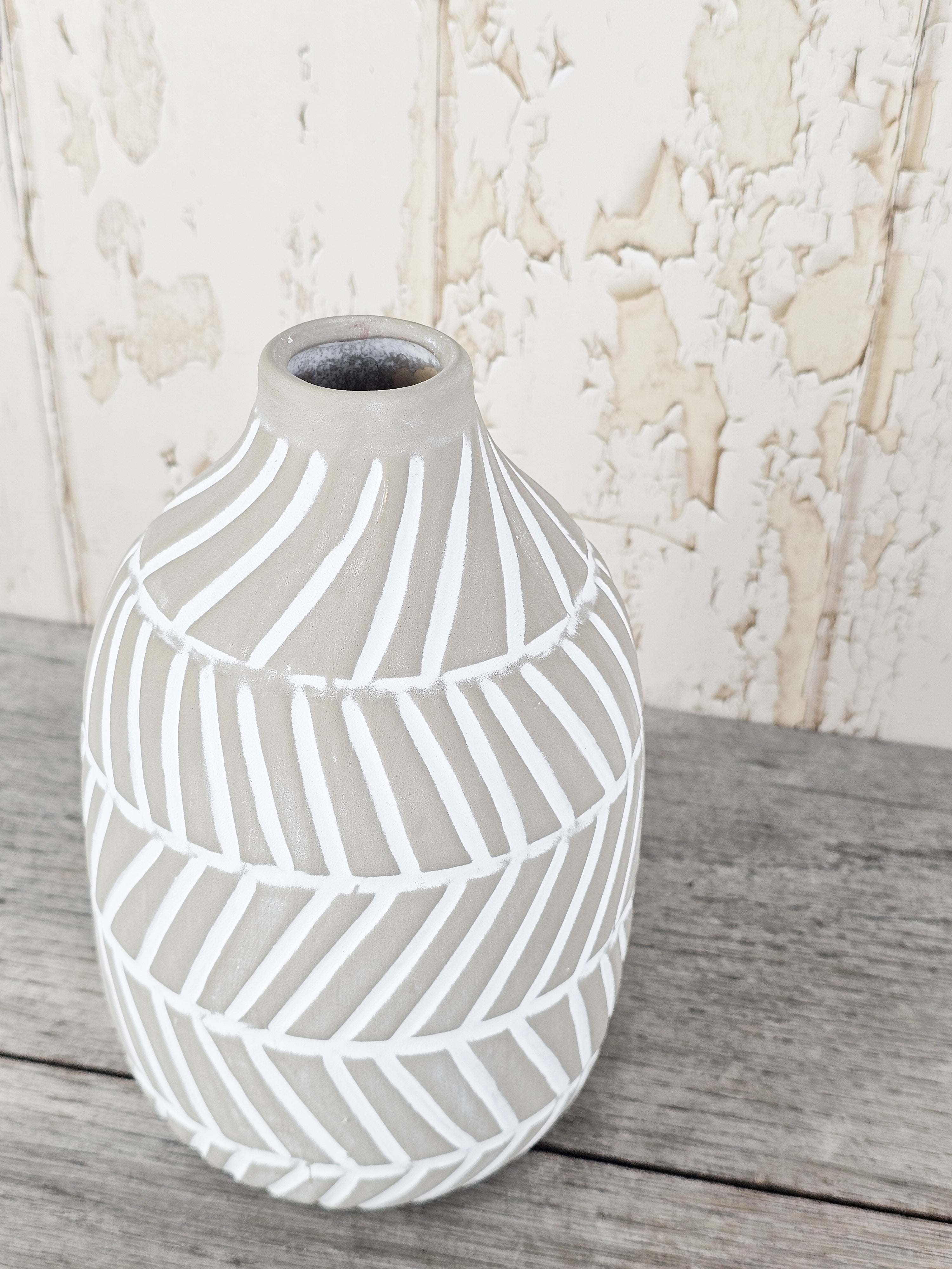 Neutral Geometric Vase