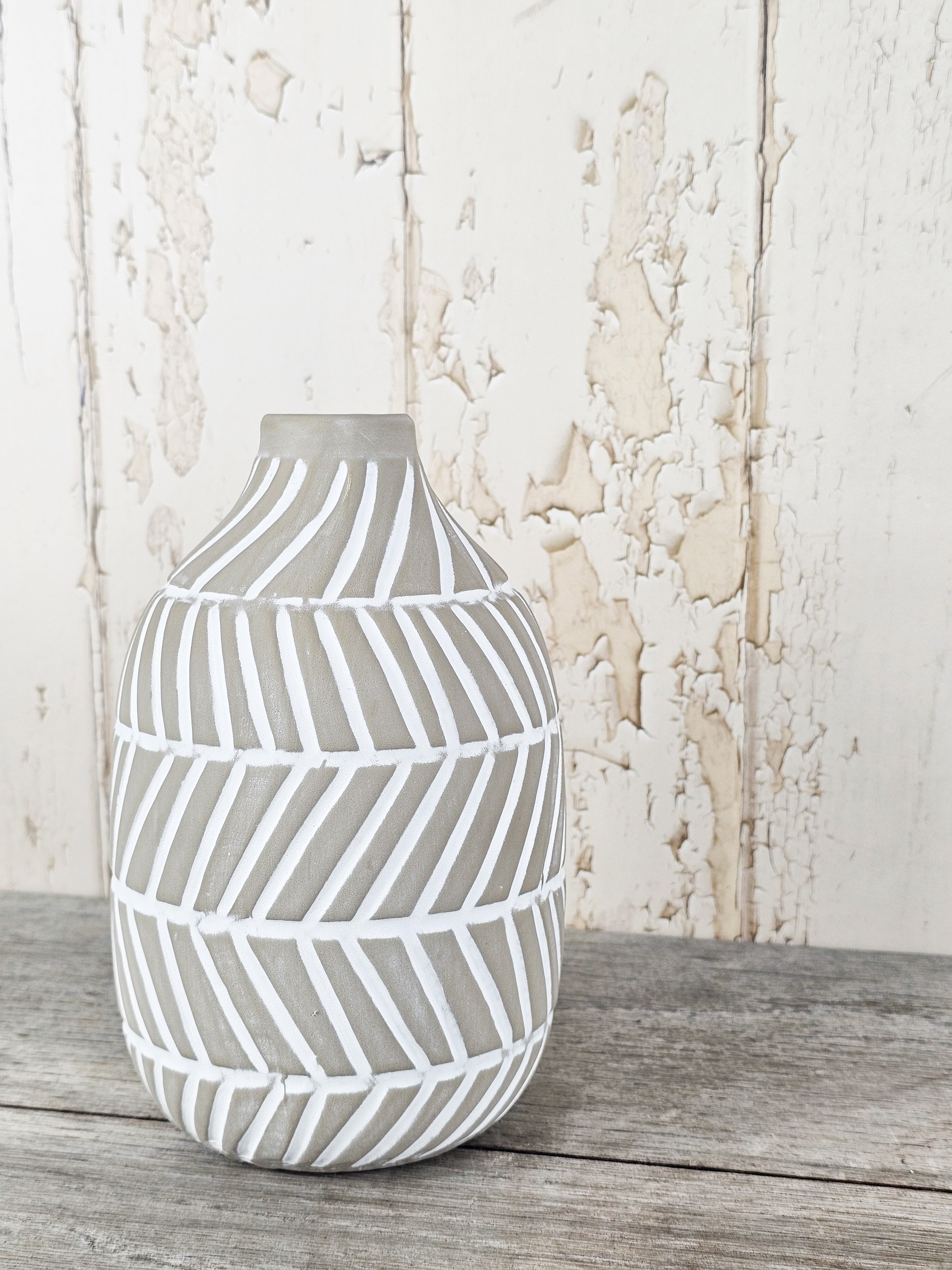 Neutral Geometric Vase